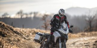 Ducati Multistrada V4, nuovo colore e aggiornamenti elettronici