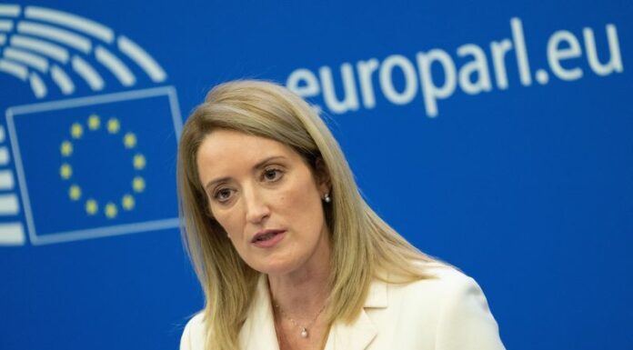 Metsola: “Per Kiev fondi dal bilancio europeo”