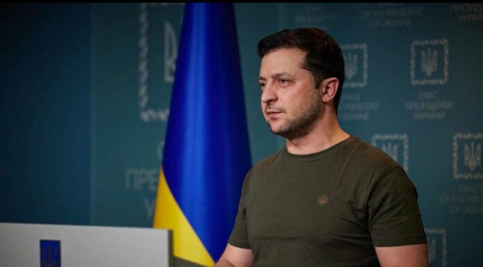 Zelensky “Garantiamo corridoi, chi può continui a combattere”
