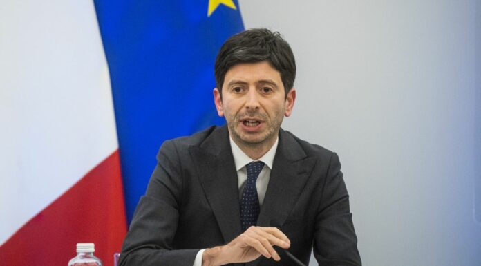 Speranza “Favoriremo vaccinazione persone in arrivo dall’Ucraina”