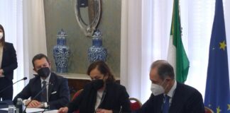 Lamorgese a Potenza firma il protocollo per il Numero Unico Emergenza