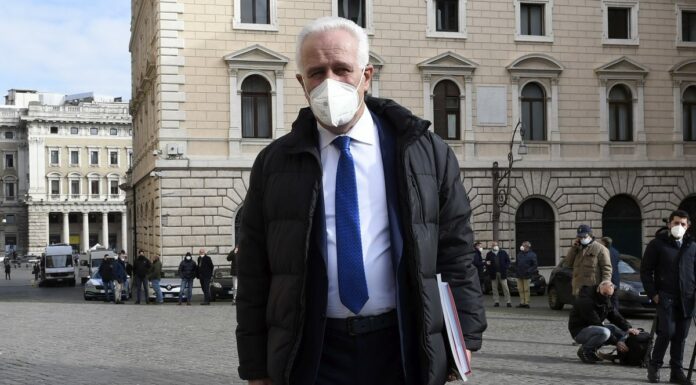 Covid, Giani: “Non abbassare la guardia, il virus circola ancora”