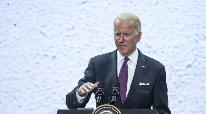 Biden “Stop alle importazioni di petrolio e gas dalla Russia”