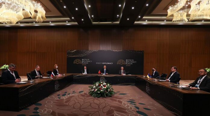 Kuleba e Lavrov si incontrano, ma niente intesa sul cessate il fuoco