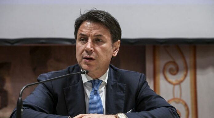 Energia, Conte: “Investire massicciamente sulle rinnovabili”