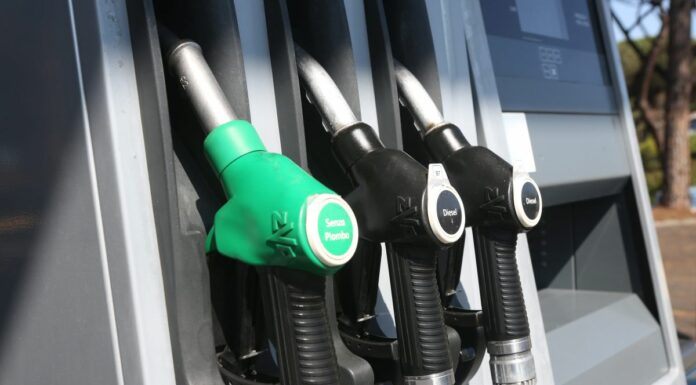 Il Consiglio regionale della Sardegna approva un ordine del giorno unitario sul “caro carburanti”