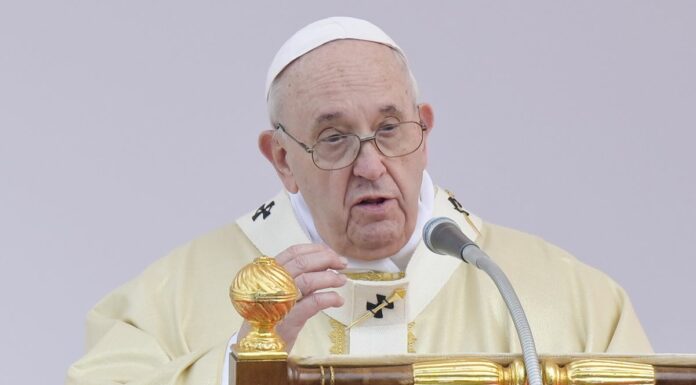 Papa prega per i bambini ucraini “Vittime della superbia degli adulti”