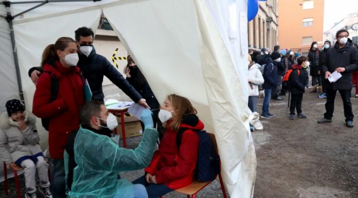 Covid, 79.895 nuovi casi e 128 decessi nelle ultime 24 ore