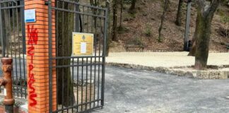 La Spezia, Toti “Scritte vergognose da cui non ci faremo intimidire”