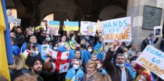 Ucraina, a Mariupol colpita scuola dove si erano rifugiate 400 persone