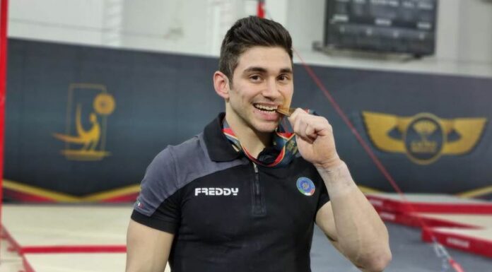 Macchini d’oro nella sbarra in Egitto