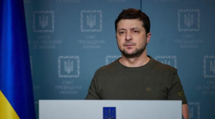 Ucraina, Zelensky “I russi ci vogliono distruggere”