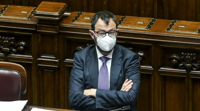 Patuanelli “Costi Energia non sopportabili, serve debito comune Ue”