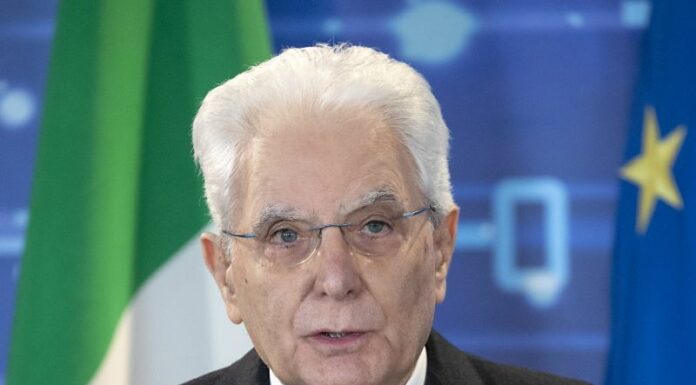 Mattarella “L’attacco all’Ucraina colpisce le fondamenta della democrazia”