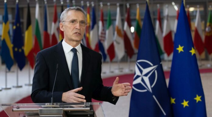 Nato, accordo sulle spese militari al 2% del Pil