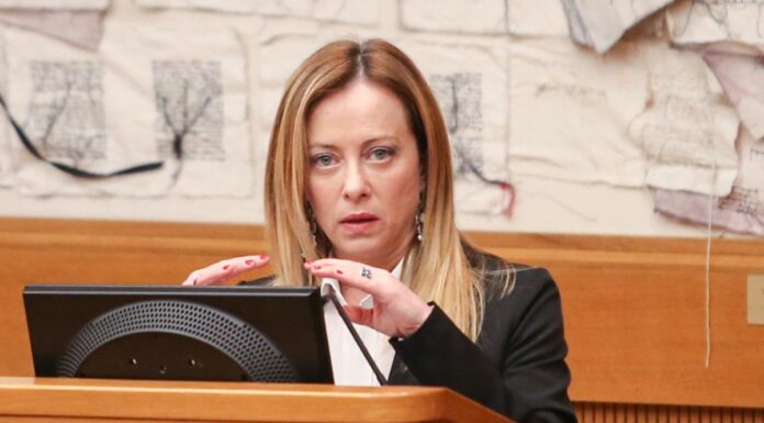 Meloni “Noi conservatori in prima linea per i veri profughi”