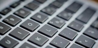 Usare password di almeno 8 caratteri per proteggere gli account