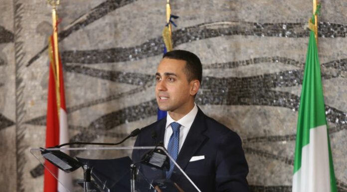 Ucraina, Di Maio sente Kuleba “Avanti con i negoziati”