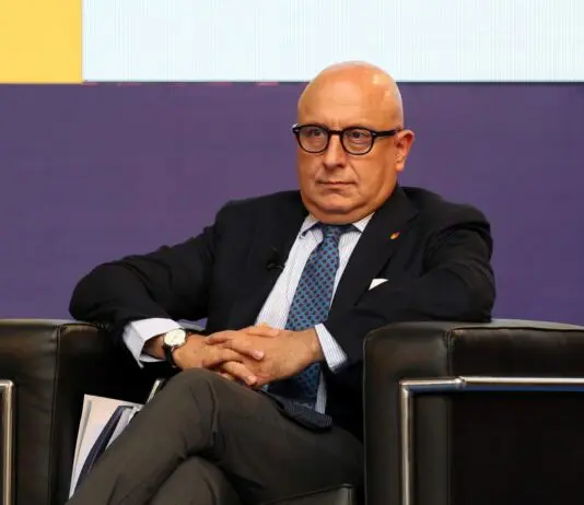 Indagine per corruzione, perquisizioni in casa e negli uffici dell’ex vicepresidente della Regione Siciliana Gaetano Armao