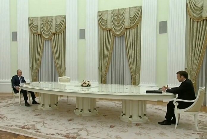 INCONTRO PUTIN MACRON A MOSCA