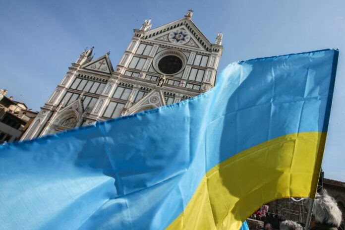 PIAZZA SANTA CROCE MANIFESTAZIONE PER LA PACE IN UCRAINA