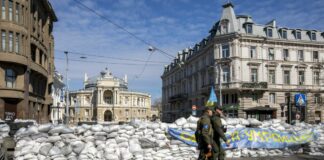 Odessa sotto attacco, Zelensky “Mosca vuole il Donbass e il Sud”