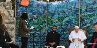 Pope concludes visit to Malta with appeal for a safe harbour to migrants