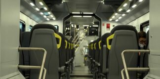 Giovani rapinatori in azione sul treno, due arresti nel Monzese