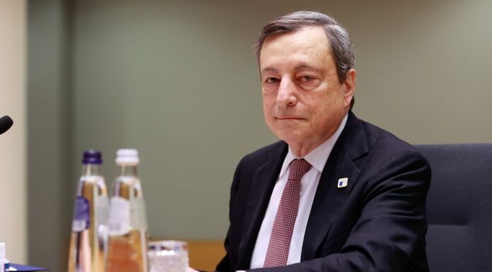 Draghi: “Guerra senza senso, Putin ponga fine alle ostilità”