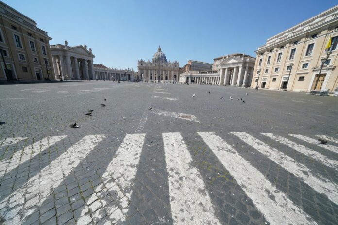 PIAZZA SAN PIETRO DESERTA