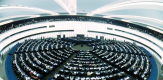 L’Europarlamento chiede l’embargo sull’energia russa