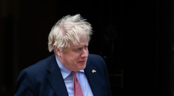 Ucraina, Johnson assicura 120 veicoli blindati e missili antinave