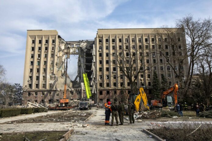 GUERRA IN UCRAINA CITTA MYKOLAIV BOMBARDATO IL PALAZZO DELLA REGIONE 7 VITTIME ACCERTATE