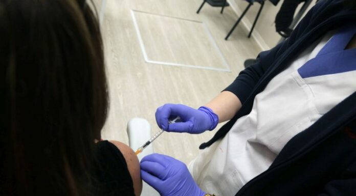 Covid, Sileri “Quarta dose ogni anno come richiamo antinfluenzale”