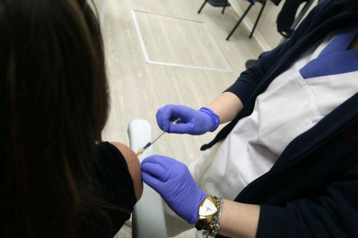 Prime somministrazioni del vaccino Novavax