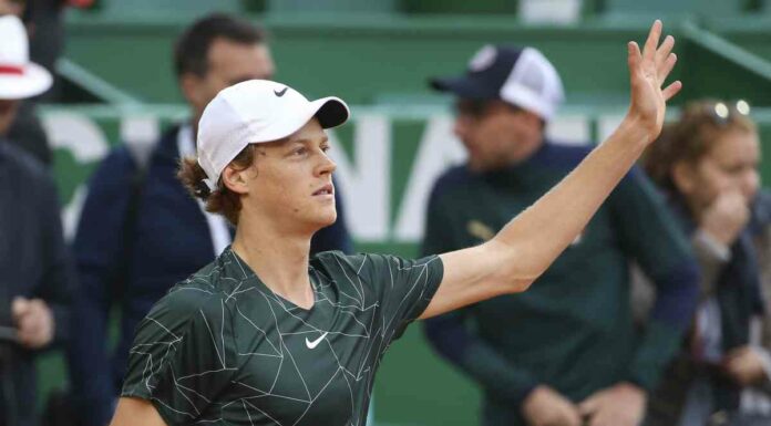 Sinner rimonta Rublev e approda ai quarti a Montecarlo