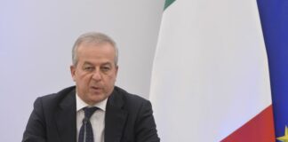 Covid, Locatelli “Andamento casi migliora, ma virus circola”