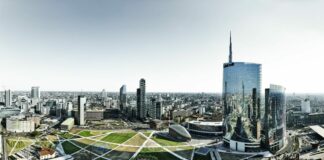 A Milano nuova rete di ricarica per veicoli elettrici nel parcheggio di Porta Nuova