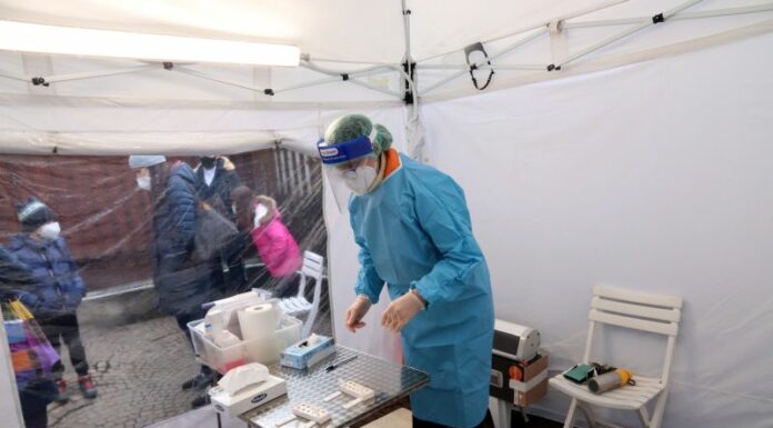 Covid, 75.020 nuovi casi e 166 decessi nelle ultime 24 ore