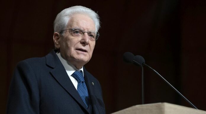 Ucraina, Mattarella: “Dalla Russia attacco violento, ferma solidarietà”
