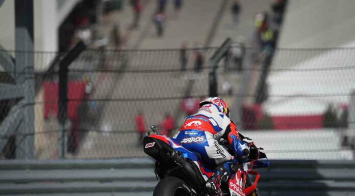 Zarco in pole a Portimao davanti a Mir, paura per Bagnaia