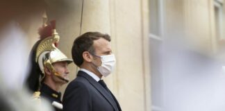 Francia, Macron “Serve unità, lavorerò per una società più giusta”