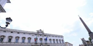 La Consulta dice stop all’automatismo del cognome paterno ai figli