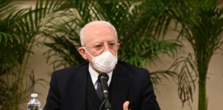Covid, De Luca “In Campania mascherine al chiuso fino a ottobre”