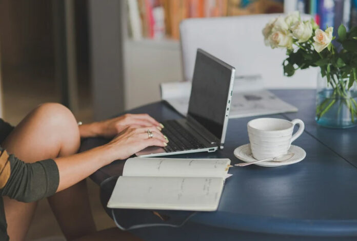 blogger al laptop blogger al laptop