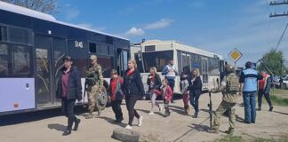 Continuano i bombardamenti, si attende nuova evacuazione da Mariupol