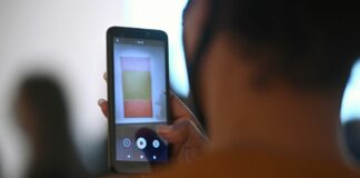 Le spedizioni di smartphone sono diminuite globalmente del 12,9%