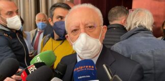 De Luca “Mascherine obbligatorie per dipendenti di hotel e ristoranti”