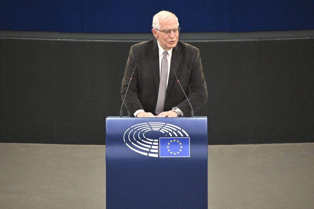 Ue, Borrell “Lavoriamo per lo stop alle importazioni di petrolio russo”