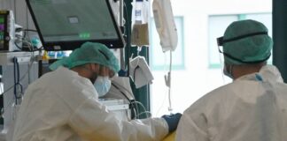 Covid, indice Rt stabile e occupazione intensive e ricoveri in calo